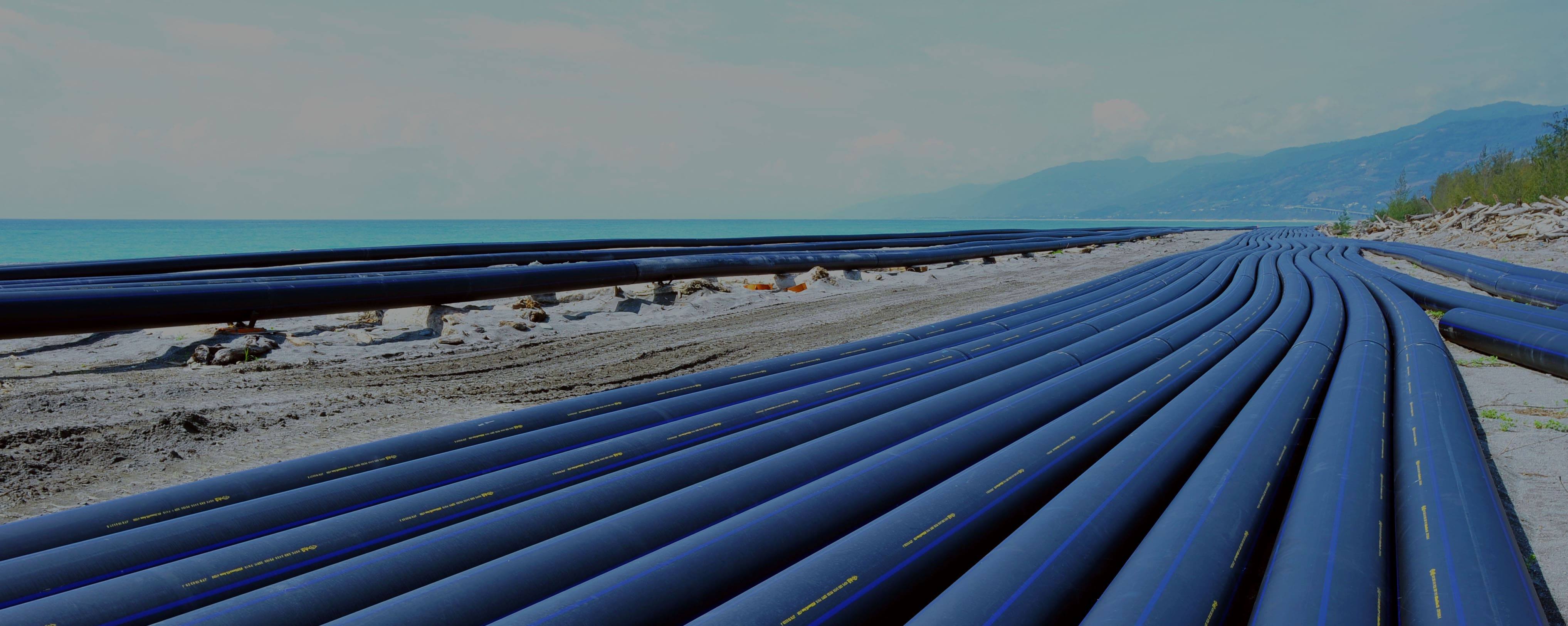 By complying with CNS standards and Green Mark, Nan Ya HDPE pipe (High Density Polyethylene Pipe; HDPE Pipes Polyethylene Piping Systems; High Density Polyethylene Pipe; Industrial HDPE Polyethylene Pipe) produced by one of the largest plastic pipe suppliers and the most productive PVC pipe manufacturers in the plastic pipes industry (PVC pipes market), with various specifications, has remarkable cold resistance (-40°C) and earthquake resistance (level 8). Furthermore, Nan Ya HDPE pipe, with diverse applications, is used for transportation of tap water, reclaimed water, and natural gas.